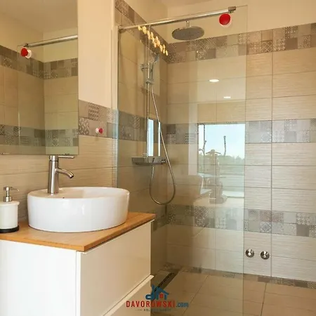 Hotel Remi Comfortable 4*